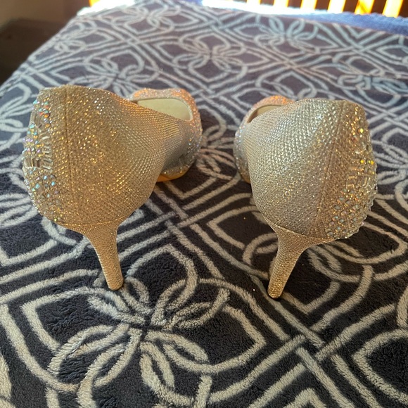 Lorraine Lorraine Size 11, sparkly Silver 3” peep toe stiletto heels. - Picture 3 of 4